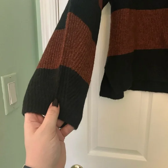 (NWT) Abercrombie & Fitch Classic Turtleneck - Picture 5 of 7